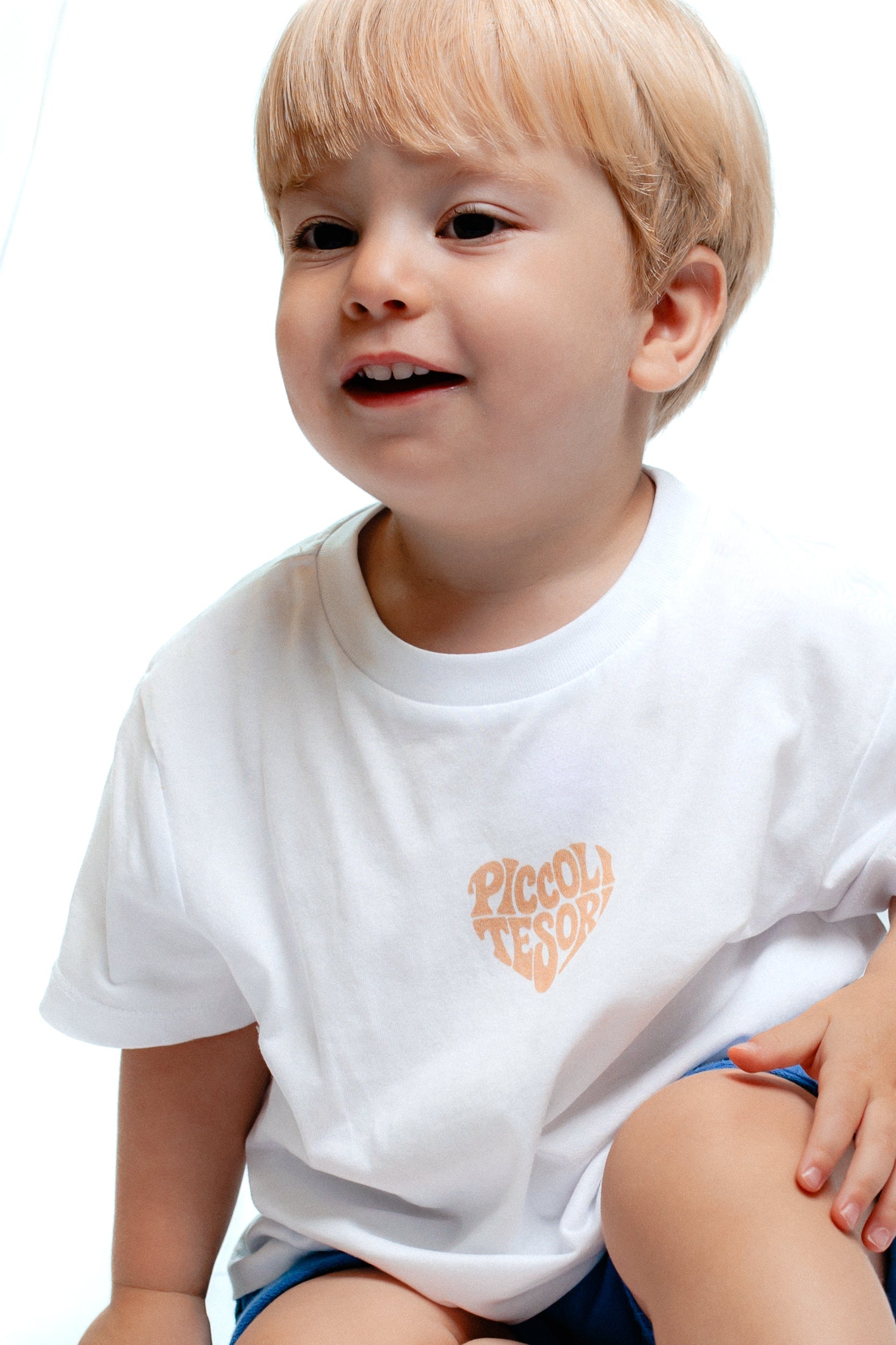 T-shirt white logo beige